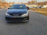 Used 2022 Chrysler Voyager LX image 2