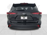 Used 2024 Toyota Highlander LE image 4