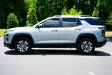 Used 2025 Chevrolet Equinox LT w/ Convenience Package II image 3