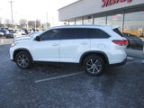 Used 2019 Toyota Highlander XLE image 3