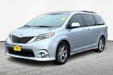 Used 2017 Toyota Sienna SE image 2