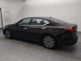 Used 2024 Nissan Altima 2.5 SV image 3