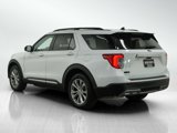 Used 2023 Ford Explorer XLT image 3
