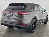 Used 2022 Porsche Cayenne image 5