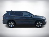 New 2025 Mitsubishi Outlander SE image 2