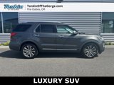 Used 2017 Ford Explorer Platinum image 2