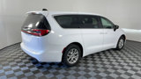 New 2025 Chrysler Pacifica Select image 4