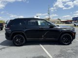 Used 2024 Jeep Grand Cherokee Altitude image 2
