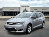 Used 2017 Chrysler Pacifica Touring-L Plus image 2