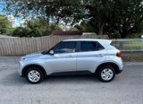 Used 2021 Hyundai Venue SE image 3