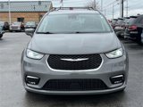 Used 2022 Chrysler Pacifica Touring-L image 2