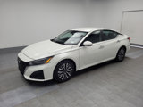 Used 2023 Nissan Altima 2.5 SV image 2