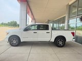 Used 2023 Nissan Titan SV image 4