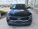 Used 2023 Kia Sorento LX image 3