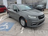 New 2025 Chrysler Pacifica Select image 2
