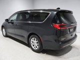 Certified 2023 Chrysler Pacifica Touring-L image 4