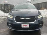 New 2025 Chrysler Pacifica Select image 2