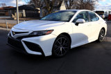 Used 2023 Toyota Camry SE image 3