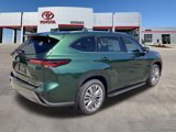 New 2025 Toyota Highlander Platinum image 4