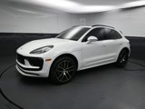 Certified 2022 Porsche Macan image 4