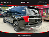Used 2024 Ford Expedition Max XLT image 3