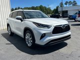 Used 2024 Toyota Highlander LE image 4