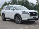 New 2025 Nissan Pathfinder SL w/ SL Premium Package image 2