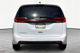 Used 2023 Chrysler Pacifica Touring-L image 4