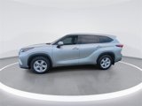 Used 2022 Toyota Highlander L image 4