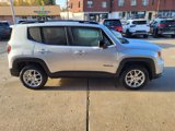 Used 2019 Jeep Renegade Latitude w/ Cold Weather Group image 4