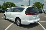 Used 2022 Chrysler Pacifica Touring-L image 3