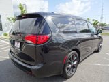 Used 2020 Chrysler Pacifica Touring-L Plus w/ S Appearance Package image 4