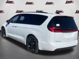 New 2024 Chrysler Pacifica Limited w/ S Appearance Package image 3