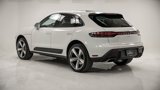 Certified 2024 Porsche Macan image 3