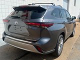 New 2025 Toyota Highlander Platinum image 4