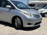 Used 2017 Toyota Sienna LE image 3