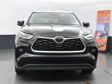 Used 2023 Toyota Highlander XLE image 3