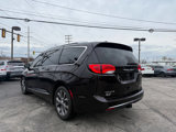 Used 2017 Chrysler Pacifica Limited image 5