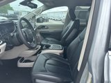 Used 2023 Chrysler Pacifica Touring-L image 5