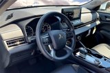 New 2025 Mitsubishi Outlander ES image 6