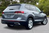 Used 2022 Volkswagen Atlas SE image 2