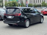 New 2025 Chrysler Pacifica Select image 2