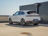 Certified 2025 Porsche Cayenne image 3