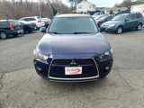 Used 2011 Mitsubishi Outlander SE image 2