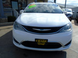 Used 2018 Chrysler Pacifica Touring Plus image 2