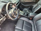 Certified 2024 Porsche Macan image 4