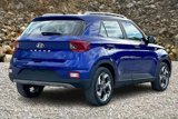 Used 2025 Hyundai Venue SEL image 2