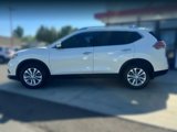 Used 2016 Nissan Rogue SV w/ SV Premium Package image 2