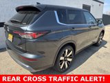 New 2025 Mitsubishi Outlander SE image 3