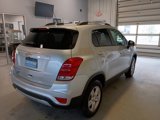 Used 2022 Chevrolet Trax LT w/ LT Convenience Package image 4